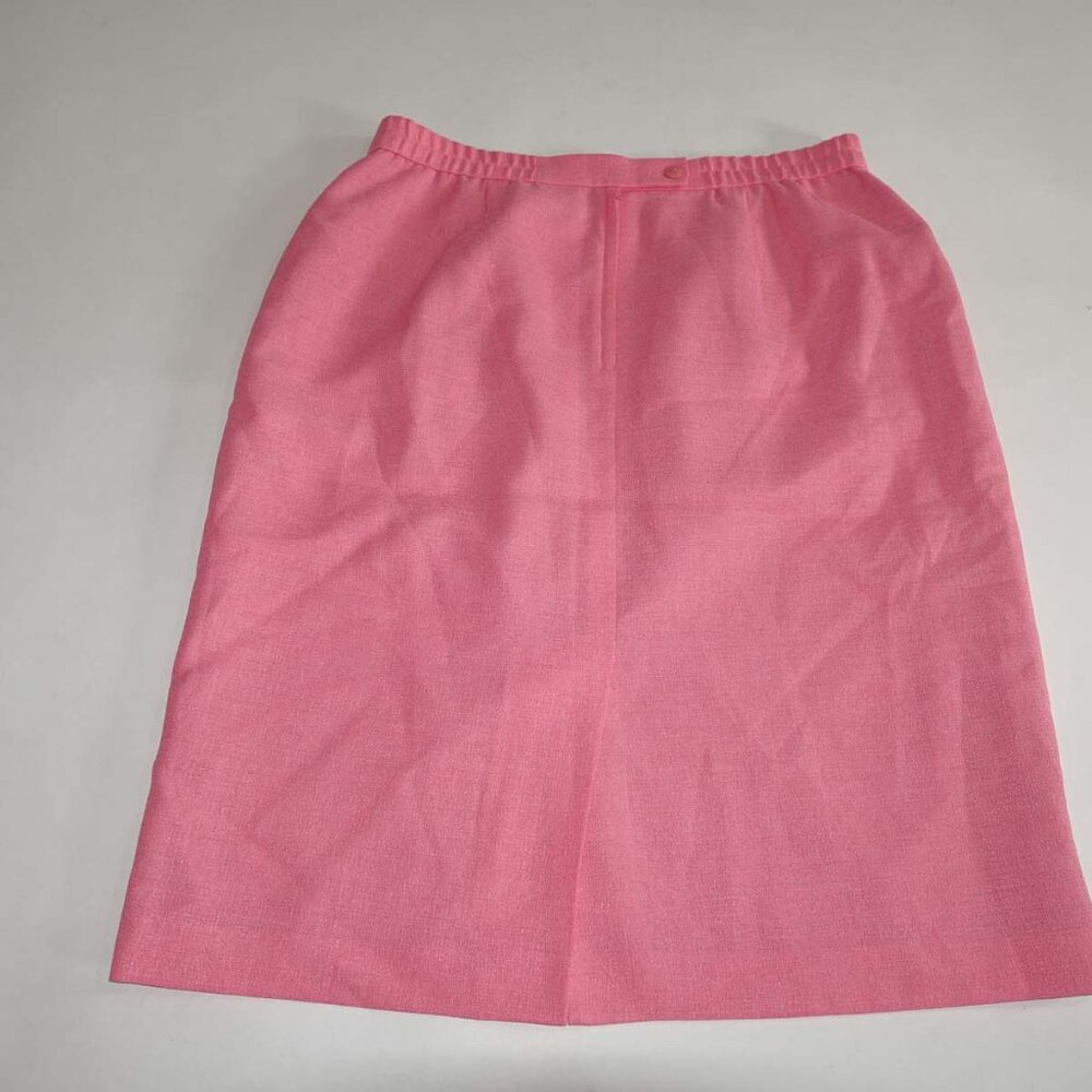 Le Suit Coral Pink Two-Piece Skirt Set - Picture 4 of 8